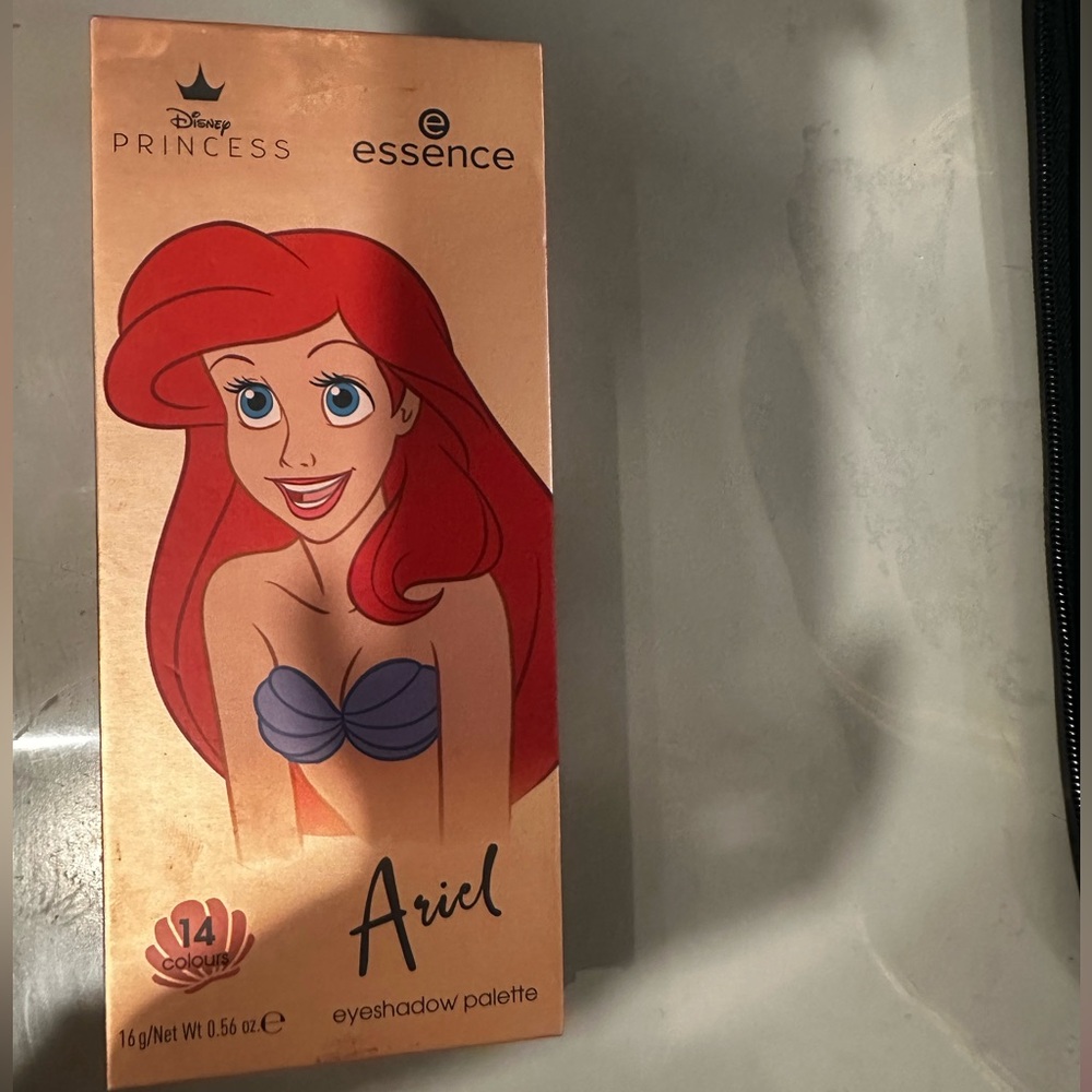 Brand New Essence Ariel Eyeshadow Palette